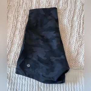 Lululemon Wonder Train Shorts- Black Camo 4”